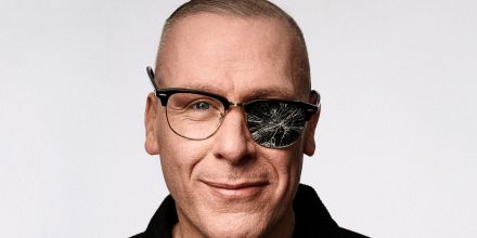 Liam 8. april 2027 på Sønderborg Teater